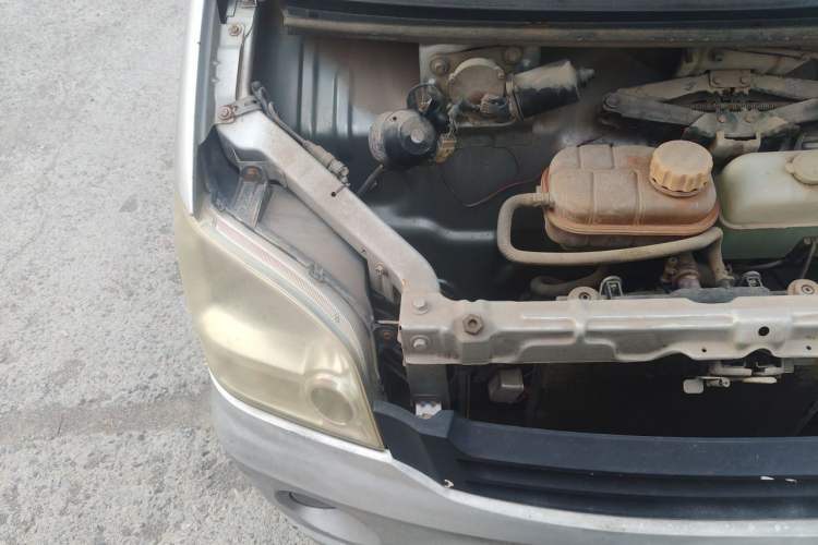 Used Wuling Zhiguang 2010 1.0L New Edition Practical Version with Extended Body L2Y Engine Bay Right
