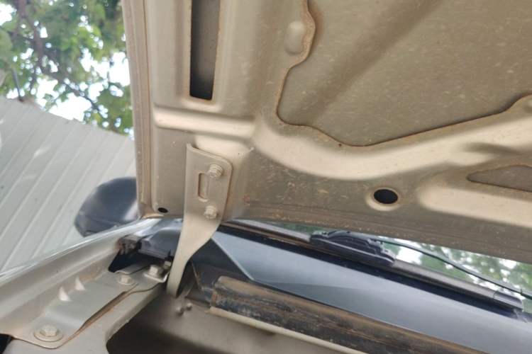 Used Wuling Zhiguang 2010 1.1L New Edition Practical Short-Body LXA Engine Bay Right