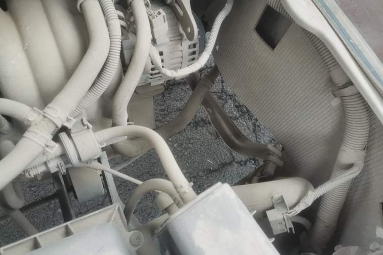 Used Wuling Zhiguang 2010 1.0L Liye Edition Engine Bay Right