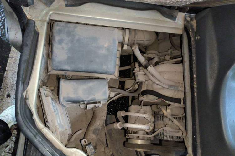 Used Wuling Zhiguang 2010 1.0L Liye Edition Engine Bay Right