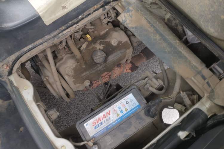 Used Wuling Zhiguang 2010 1.0L Liye Edition Engine Bay Right