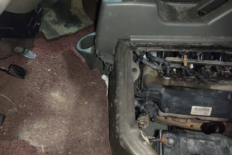 Used Wuling Zhiguang 2010 1.2L New Standard Version I Long Body LAQ Engine Bay Right