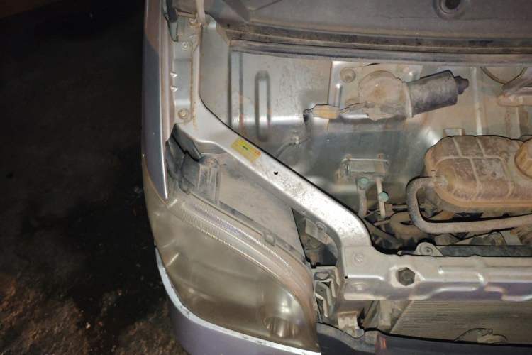Used Wuling Zhiguang 2010 1.2L New Edition Practical Long-Body LAQ Engine Bay Right