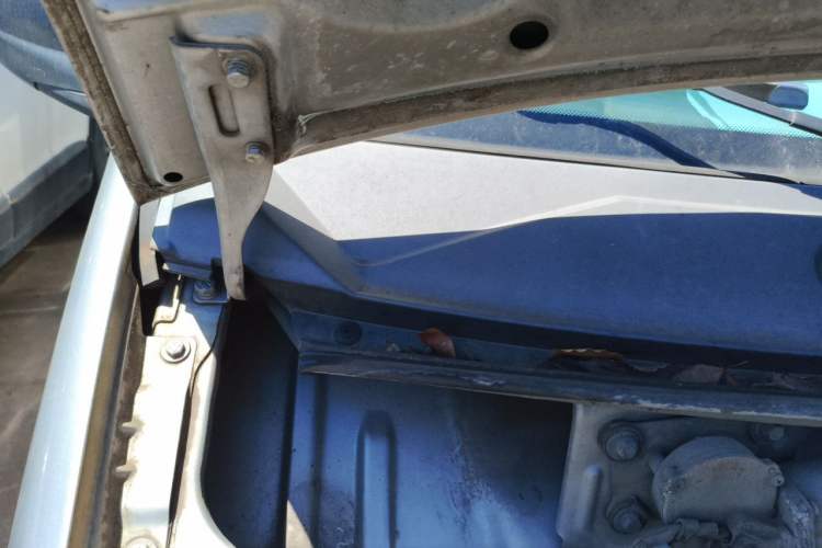 Used Wuling Zhiguang 2010 1.0L New Version Practical Short-Body L2Y Engine Bay Right