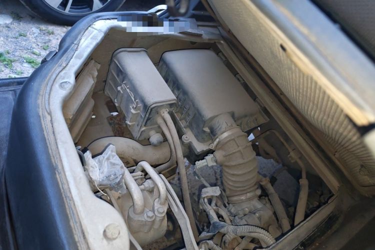Used Wuling Zhiguang 2010 1.0L New Version Practical Short-Body L2Y Engine Bay Right