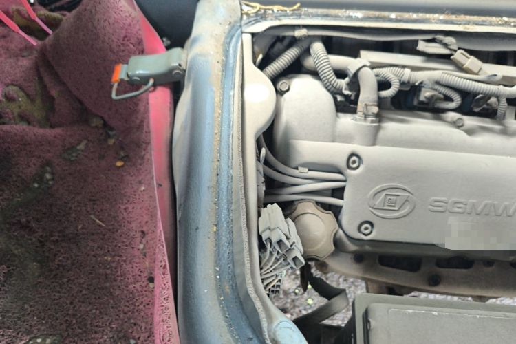 Used Wuling Zhiguang 2010 1.0L New Version Practical Short-Body L2Y Engine Bay Right