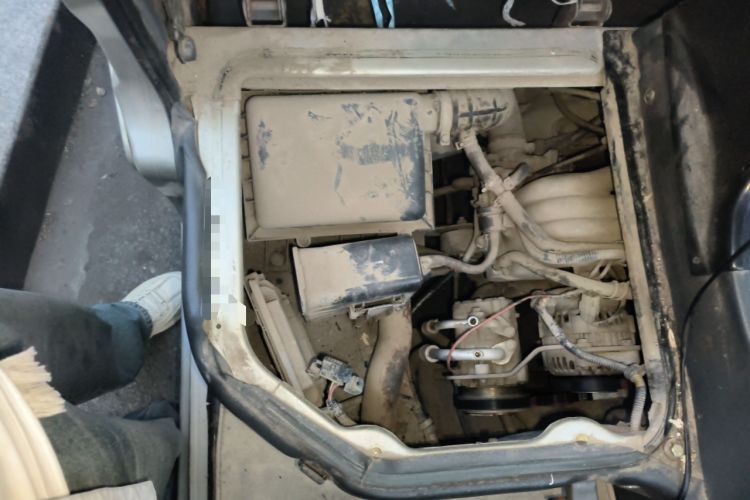 Used Wuling Zhiguang 2010 1.0L Liye Edition Engine Bay Right