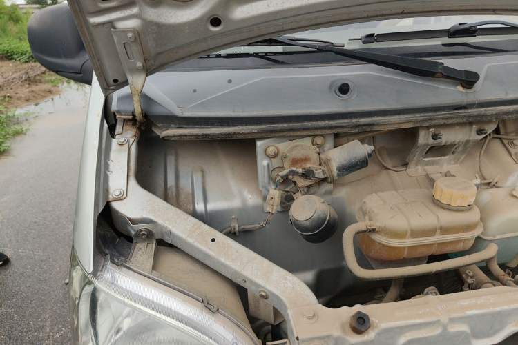 Used Wuling Zhiguang 2010 1.0L New Version Practical Short-Body L2Y Engine Bay Right