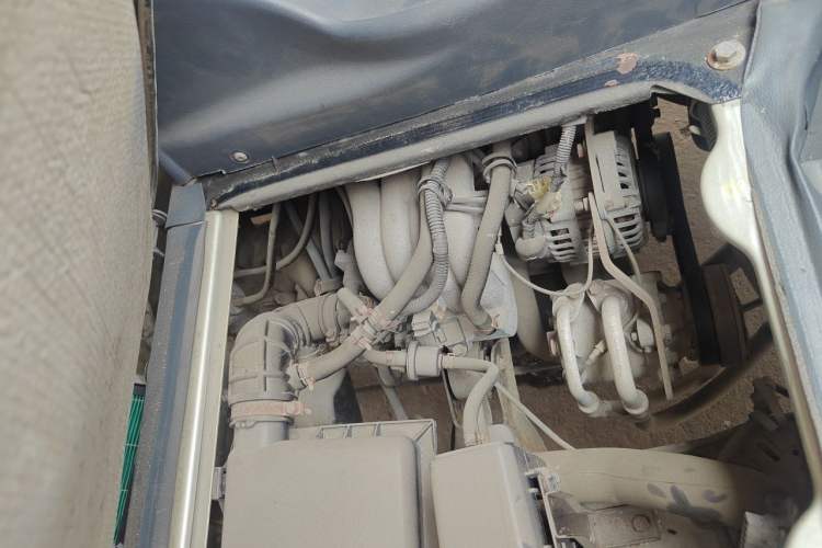 Used Wuling Zhiguang 2010 1.0L Liye Edition Engine Bay Right