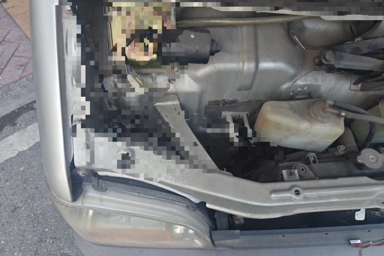 Used Wuling Zhiguang 2010 1.0L Liye Edition Engine Bay Right