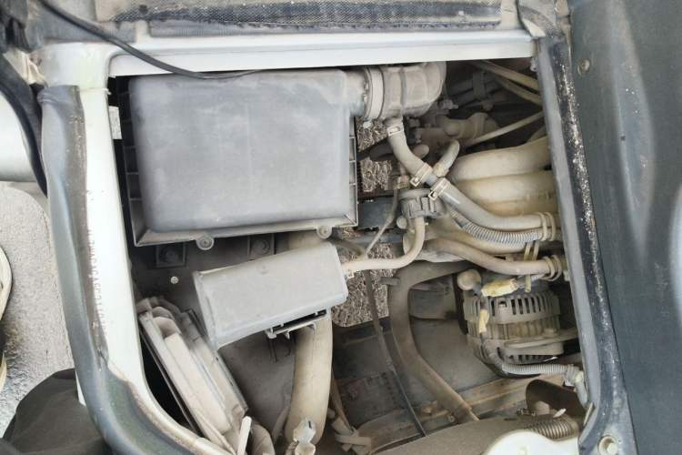 Used Wuling Zhiguang 2010 1.0L Liye Edition Engine Bay Right