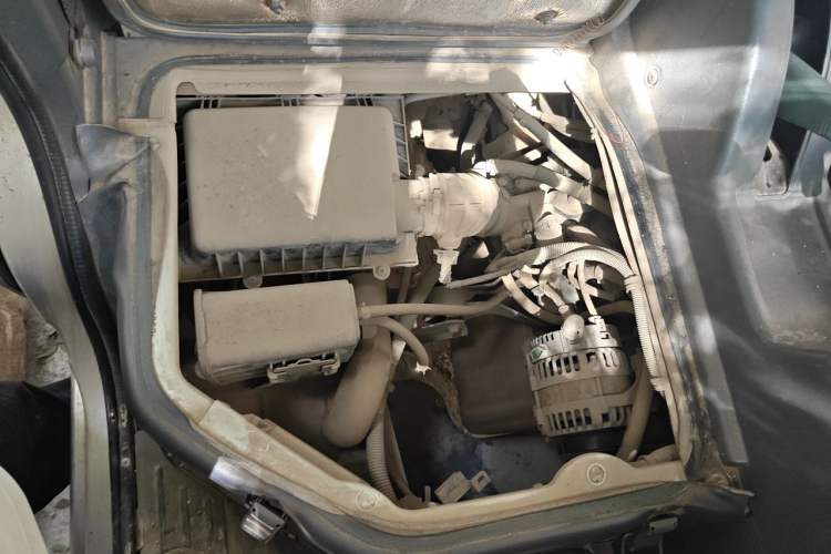 Used Wuling Zhiguang 2010 1.0L New Version Practical Short-Body L2Y Engine Bay Right