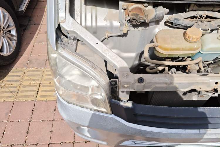Used Wuling Zhiguang 2010 1.0L New Version Practical Short-Body L2Y Engine Bay Right