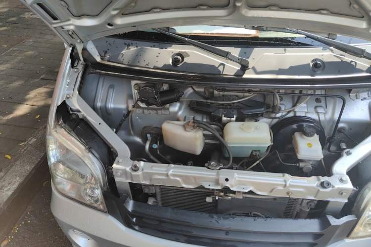 Used Wuling Zhiguang 2010 1.0L New Version Liye Style with Shorter Body Engine Bay Right