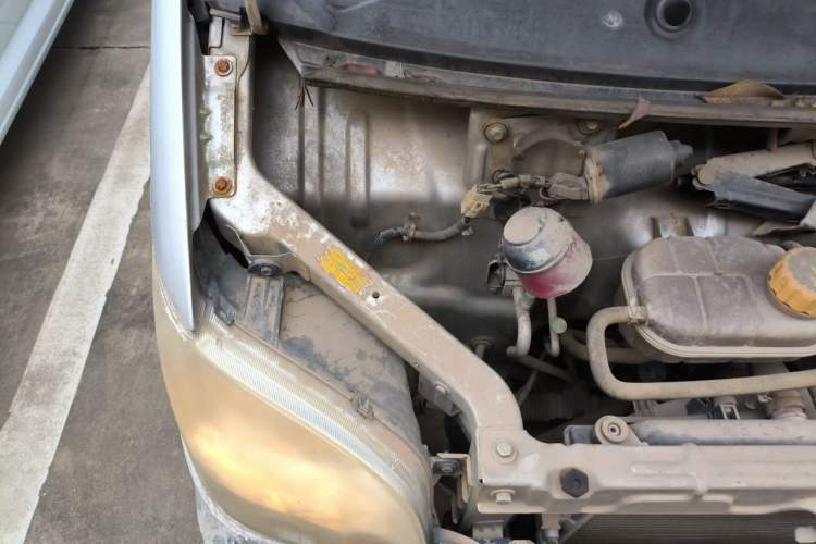 Used Wuling Zhiguang 2010 1.0L New Version Practical Short-Body L2Y Engine Bay Right