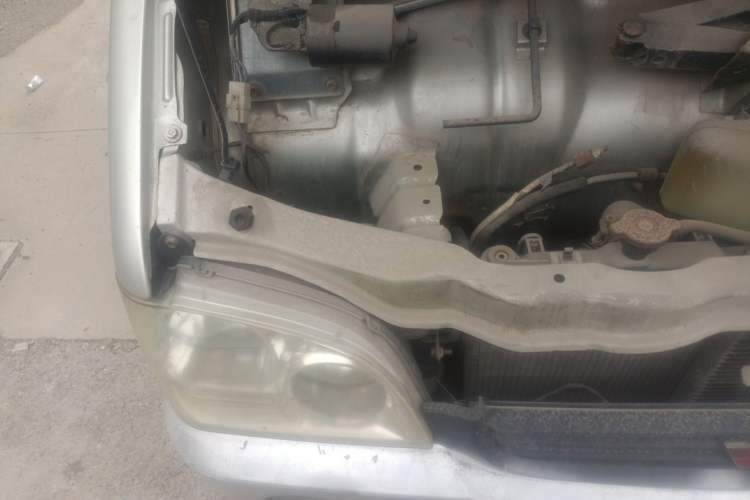 Used Wuling Zhiguang 2010 1.0L Liye Edition Engine Bay Right
