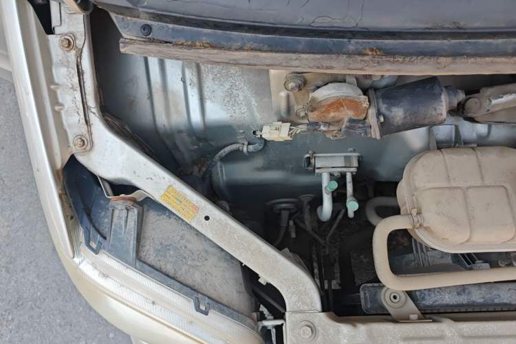 Used Wuling Zhiguang 2010 1.0L New Version Practical Short-Body L2Y Engine Bay Right