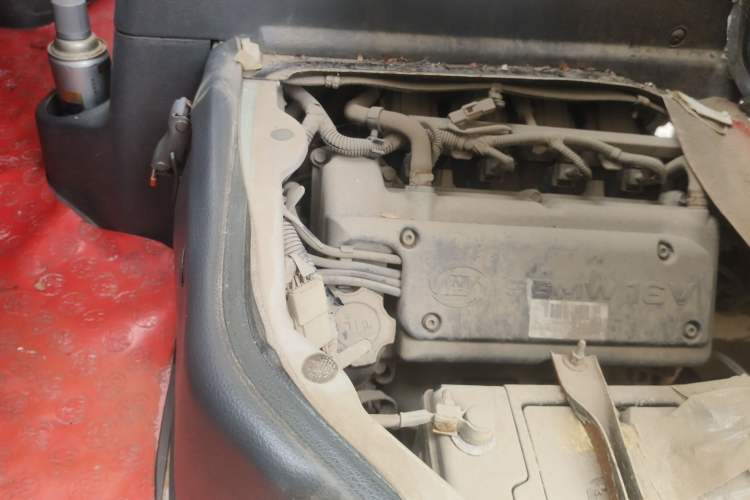 Used Wuling Zhiguang 2010 1.0L New Version Practical Short-Body L2Y Engine Bay Right