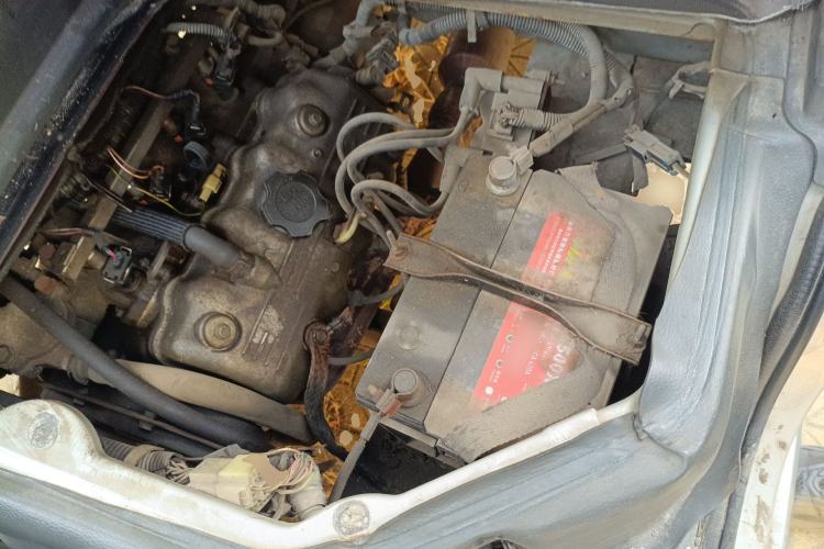 Used Wuling Zhiguang 2010 1.0L New Version Liye Style with Shorter Body Engine Bay