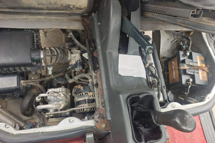 Used Wuling Zhiguang 2010 1.0L New Edition Practical Version with Extended Body L2Y Engine Bay