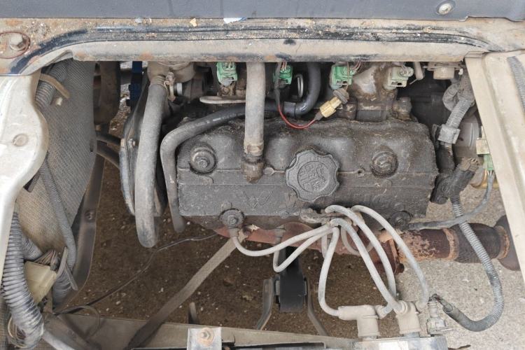 Used Wuling Zhiguang 2010 1.0L Liye Edition Engine Bay