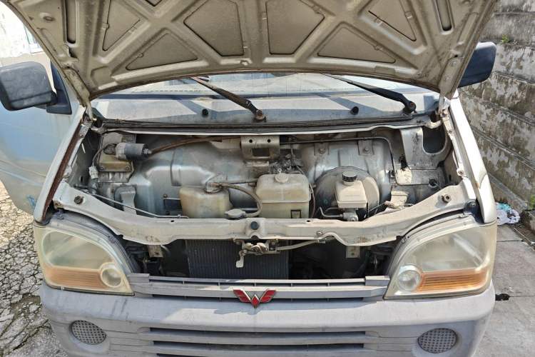 Used Wuling Zhiguang 2010 1.0L Base Version Engine Bay