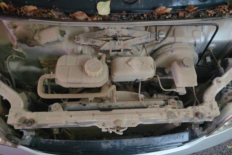 Used Wuling Zhiguang 2010 1.0L New Version Practical Short-Body L2Y Engine Bay