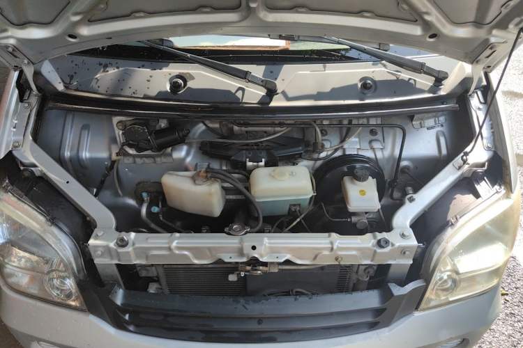 Used Wuling Zhiguang 2010 1.0L New Version Liye Style with Shorter Body Engine Bay