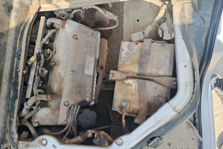 Used Wuling Zhiguang 2010 1.0L New Version Practical Edition with Short Body Engine Bay