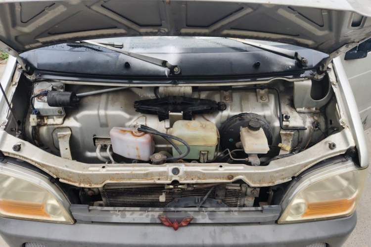 Used Wuling Zhiguang 2010 1.0L Base Version Engine Bay