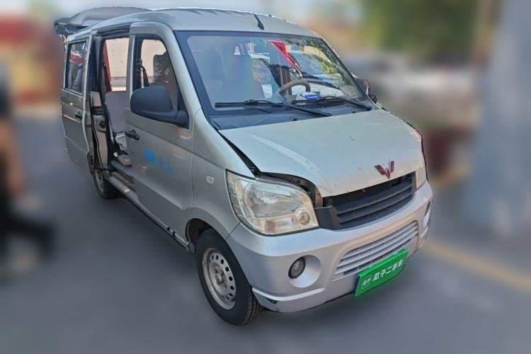 Used Wuling Zhiguang 2010 1.0L New Version Practical Short-Body L2Y Front Right 45 Deg