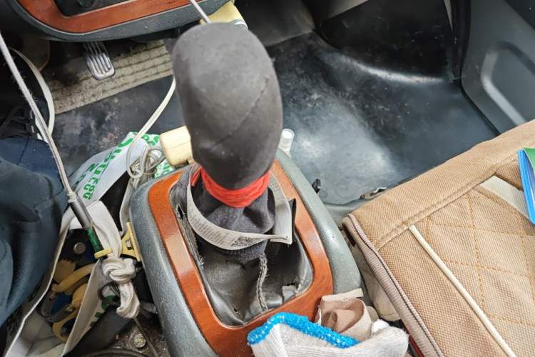 Used Wuling Zhiguang 2010 1.0L New Version Practical Edition with Short Body Gear Lever