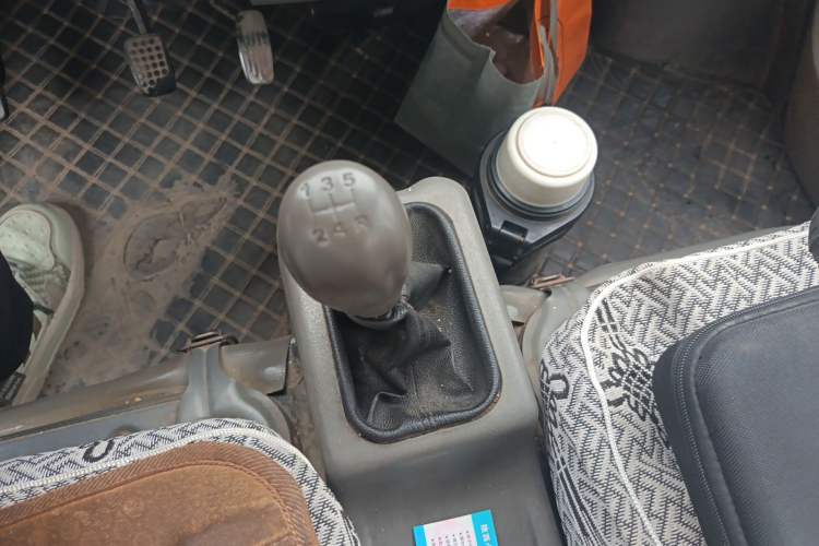 Used Wuling Zhiguang 2010 1.1L New Standard Version I Long Body LXA Gear Lever