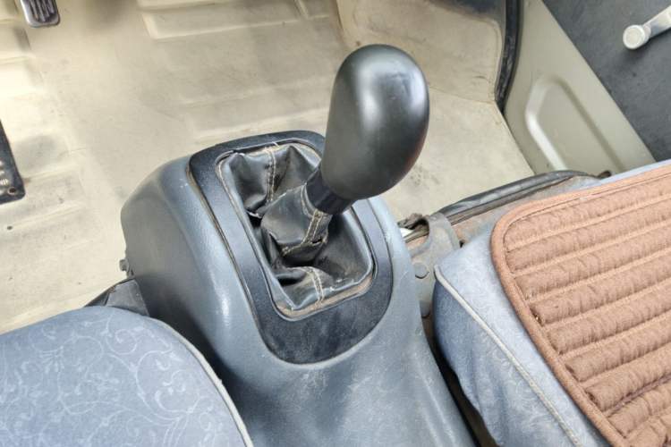 Used Wuling Zhiguang 2010 1.0L New Version Liye Style with Shorter Body Gear Lever