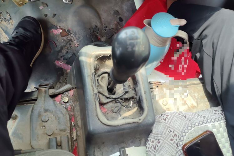 Used Wuling Zhiguang 2010 1.0L New Version Practical Short-Body L2Y Gear Lever
