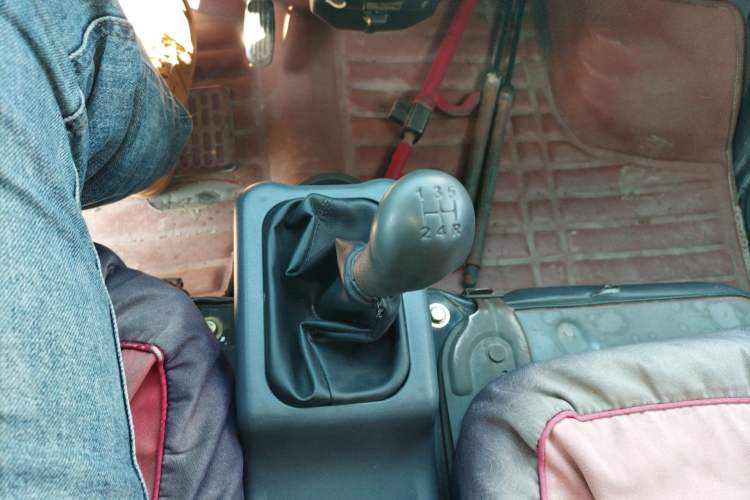 Used Wuling Zhiguang 2010 1.0L New Version Practical Edition with Short Body Gear Lever