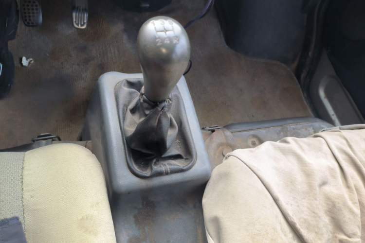 Used Wuling Zhiguang 2010 1.1L New Edition Practical Long-Body LXA Gear Lever