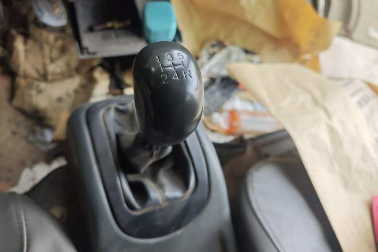 Used Wuling Zhiguang 2010 1.2L New Edition Practical Long-Body LAQ Gear Lever