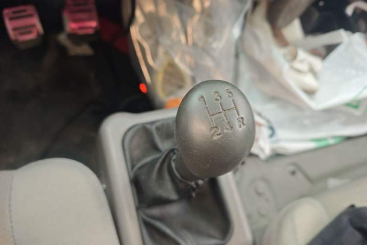 Used Wuling Zhiguang 2010 1.0L New Version Liye Style with Shorter Body Gear Lever