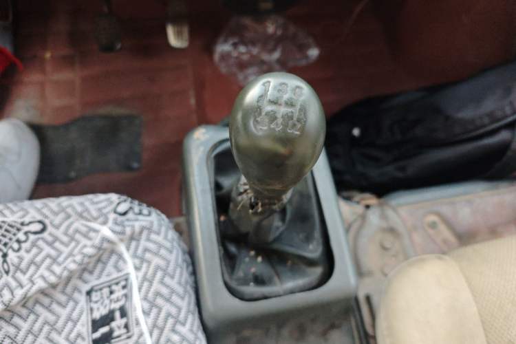 Used Wuling Zhiguang 2010 1.2L New Edition Practical Long-Body LAQ Gear Lever