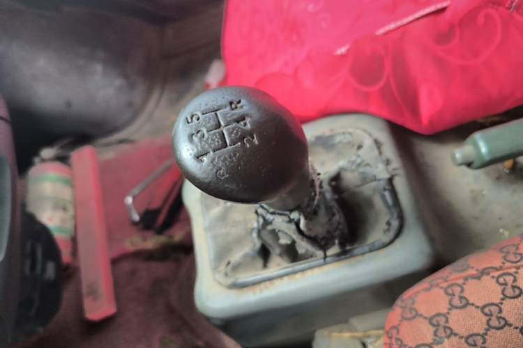 Used Wuling Zhiguang 2010 1.0L New Version Practical Short-Body L2Y Gear Lever