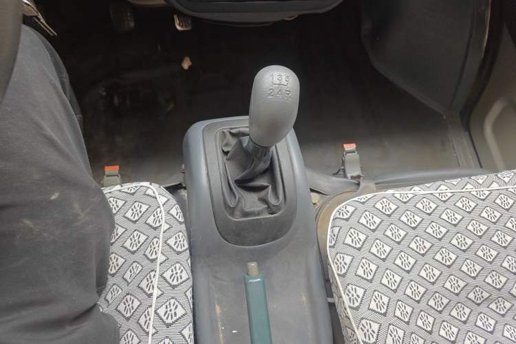 Used Wuling Zhiguang 2010 1.0L Liye Edition Gear Lever