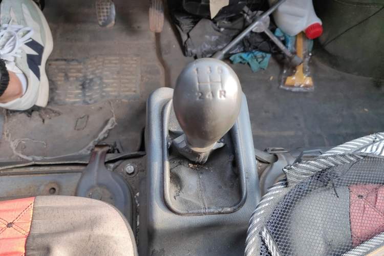 Used Wuling Zhiguang 2010 1.0L New Version Practical Edition with Short Body Gear Lever