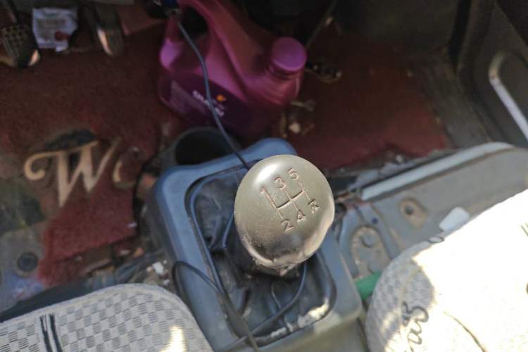 Used Wuling Zhiguang 2010 1.0L New Version Practical Short-Body L2Y Gear Lever