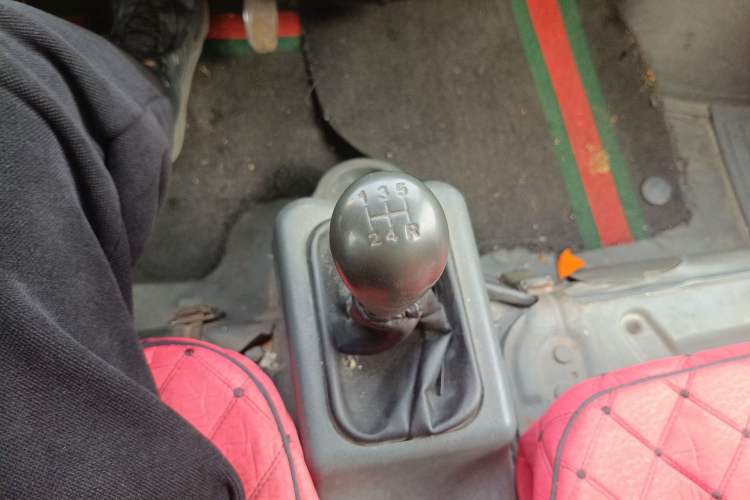 Used Wuling Zhiguang 2010 1.0L New Version Liye Style with Shorter Body Gear Lever