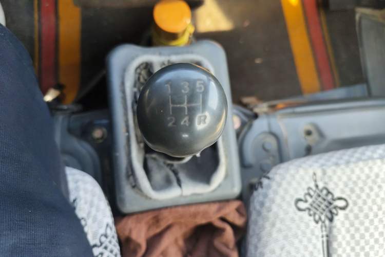 Used Wuling Zhiguang 2010 1.0L New Edition Practical Version with Extended Body L2Y Gear Lever