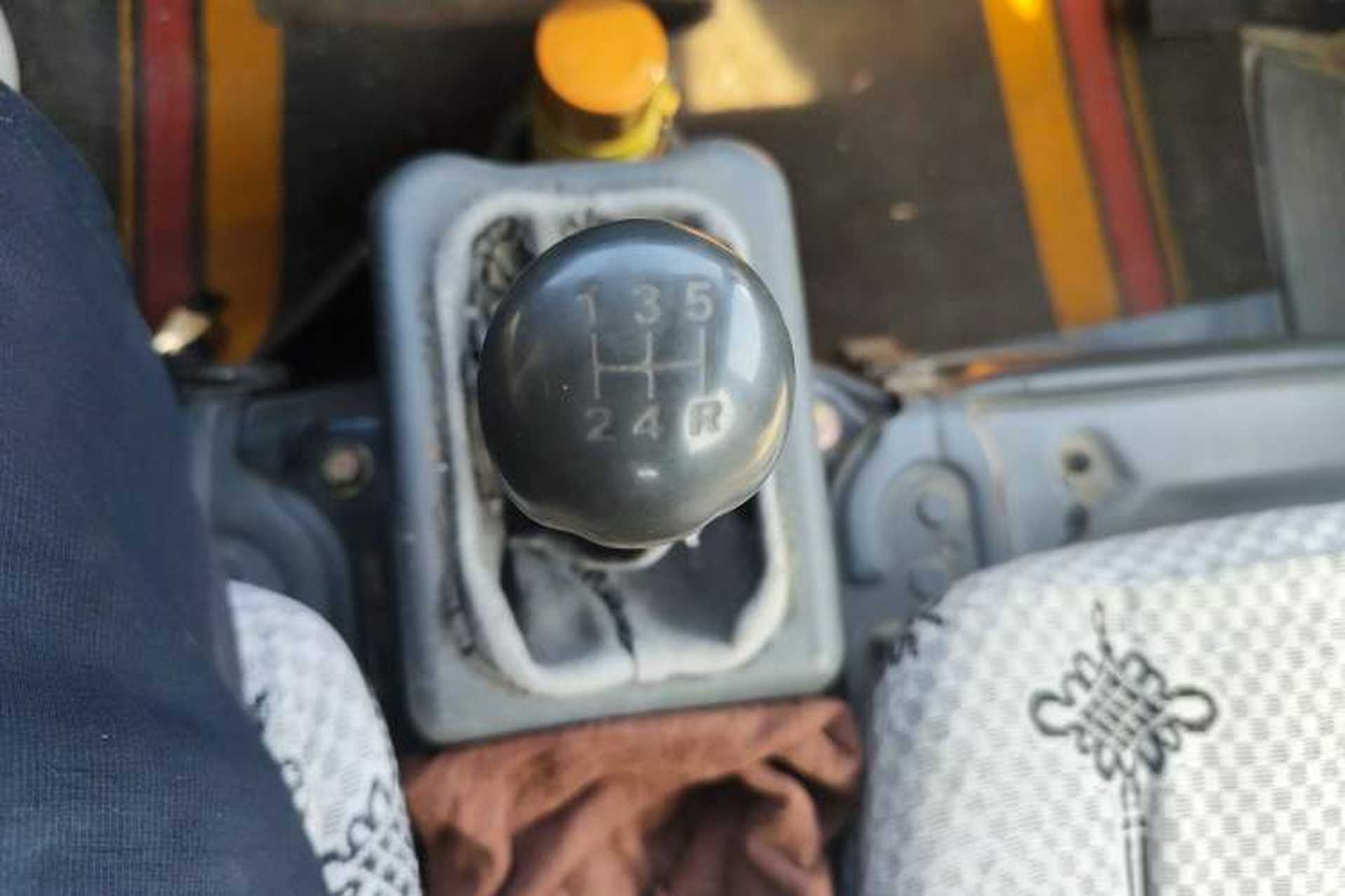 Used Wuling Zhiguang 2010 1.0L New Edition Practical Version with Extended Body L2Y Gear Lever