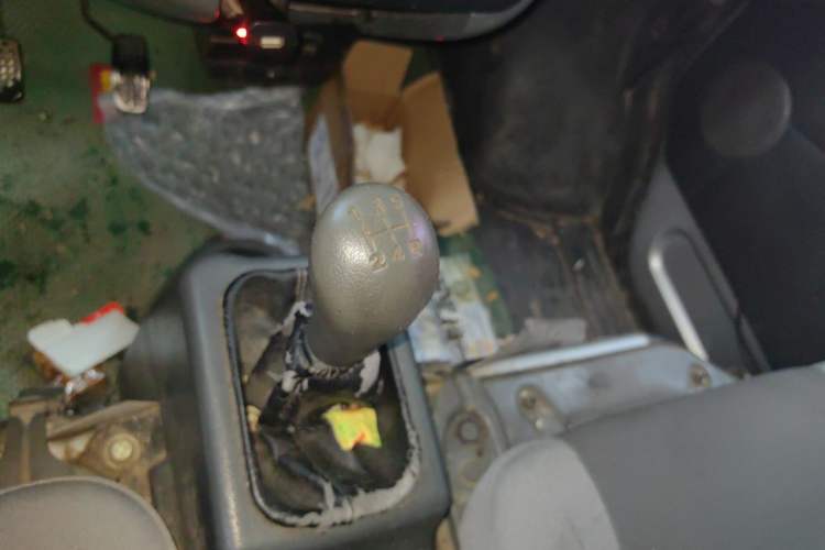 Used Wuling Zhiguang 2010 1.0L New Version Practical Short-Body L2Y Gear Lever