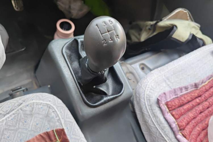 Used Wuling Zhiguang 2010 1.0L New Version Practical Short-Body L2Y Gear Lever