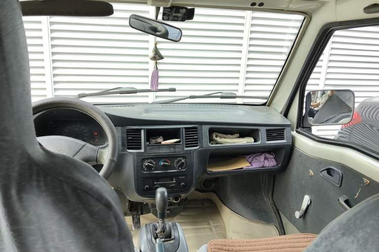Used Wuling Zhiguang 2010 1.0L New Version Liye Style with Shorter Body Headliner